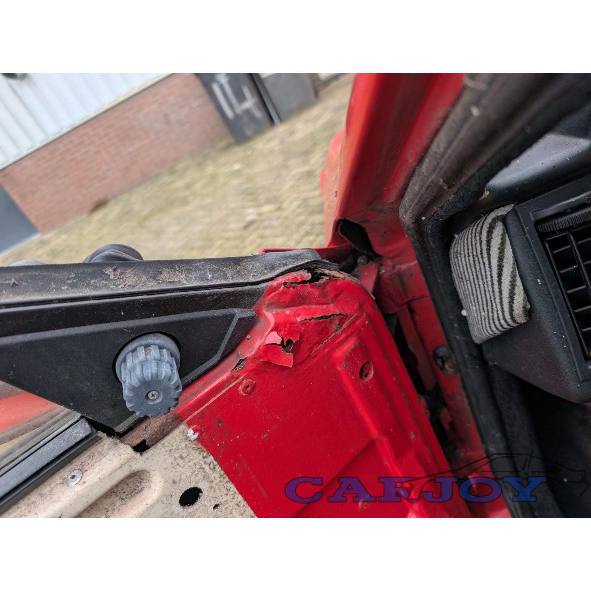 1983 Matra Murena 2.2 – Barn Find | 20 Years in Storage | Running Engine | Rouge Mephisto 3 1983 Matra Murena 2.2 – Barn Find | 20 Years in Storage | Running Engine | Rouge Mephisto - Image 3